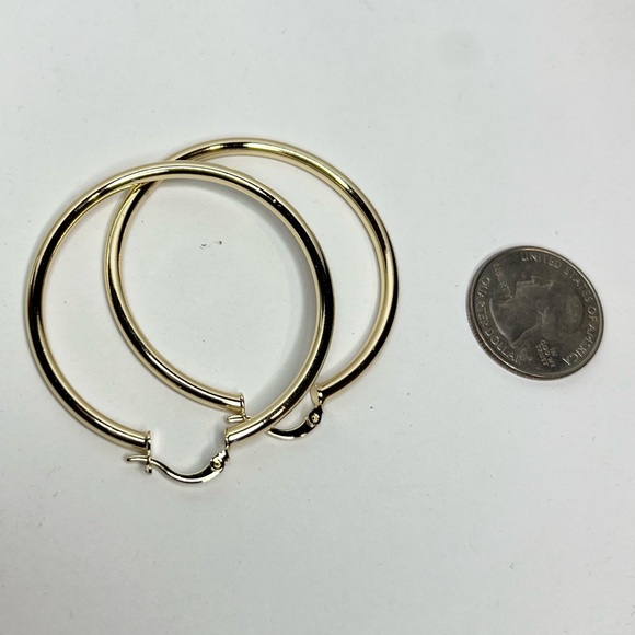 14k gold filled medium hoop earrings - Picture 6 of 6